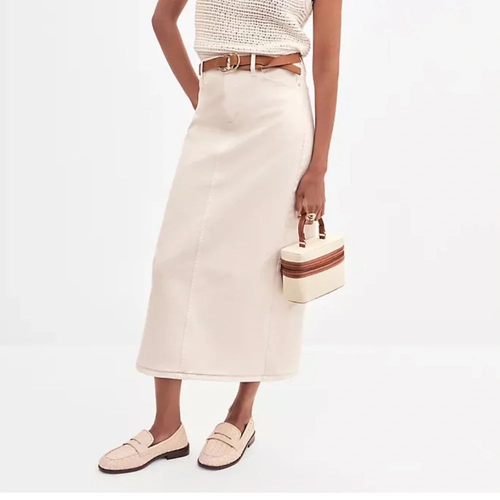 Ann Taylor Weekend Collection Denim Column Skirt - Picture 4 of 5